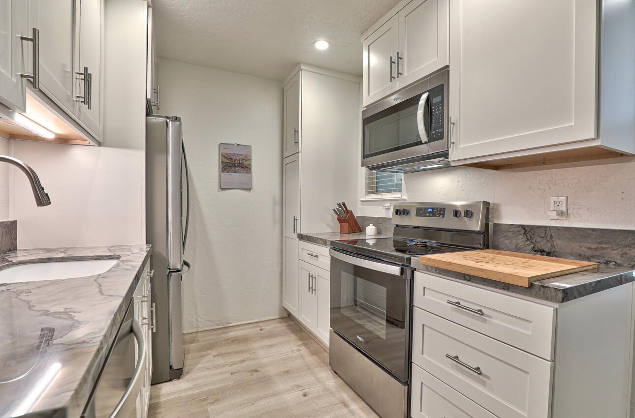 Detail Gallery Image 14 of 25 For 3107 Golden Oaks Ln, Monterey,  CA 93940 - 1 Beds | 1 Baths