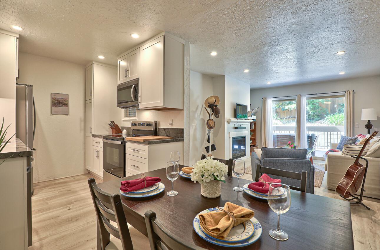Detail Gallery Image 3 of 25 For 3107 Golden Oaks Ln, Monterey,  CA 93940 - 1 Beds | 1 Baths