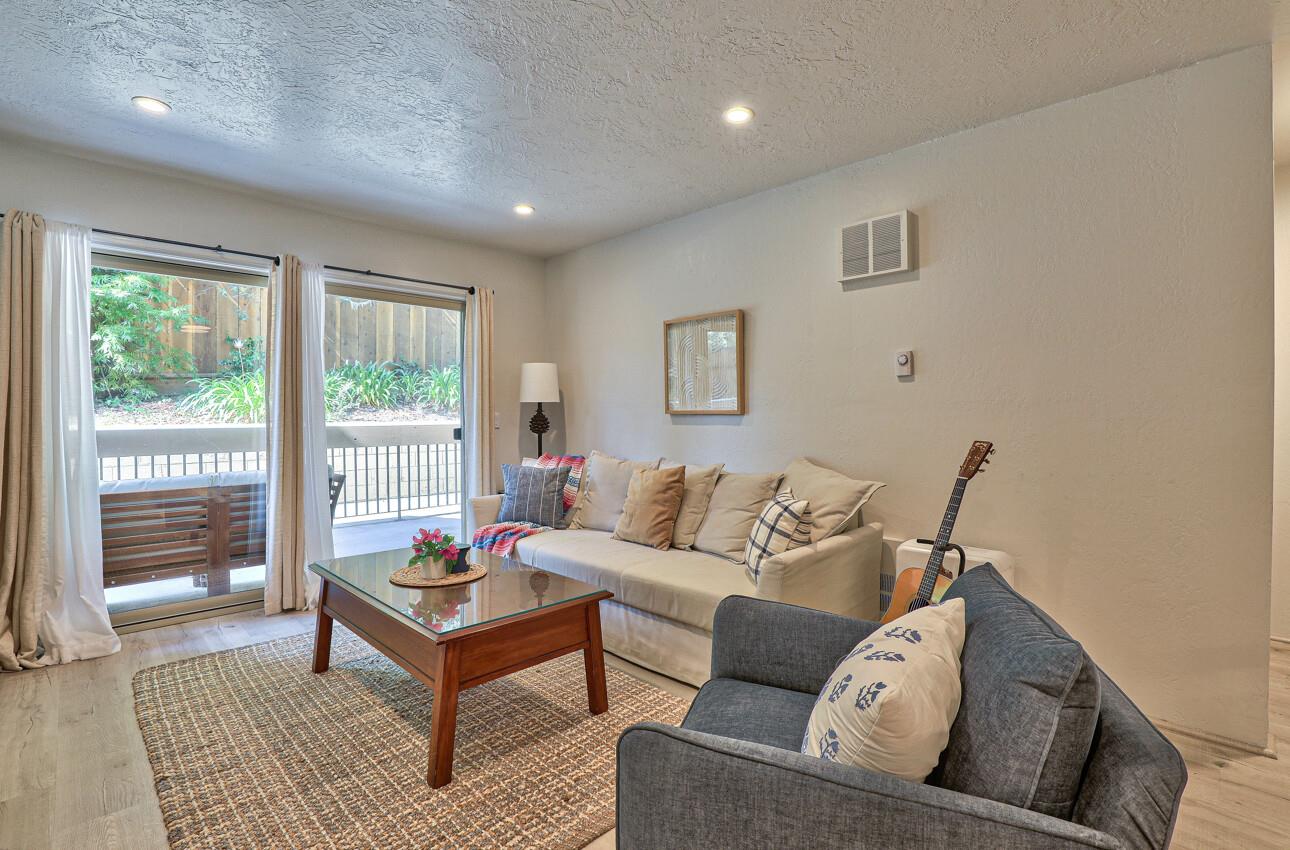 Detail Gallery Image 6 of 25 For 3107 Golden Oaks Ln, Monterey,  CA 93940 - 1 Beds | 1 Baths