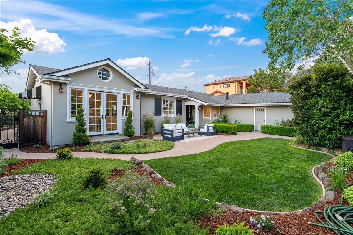 Detail Gallery Image 10 of 47 For 285 Marchmont Dr, Los Gatos,  CA 95032 - 4 Beds | 2/1 Baths