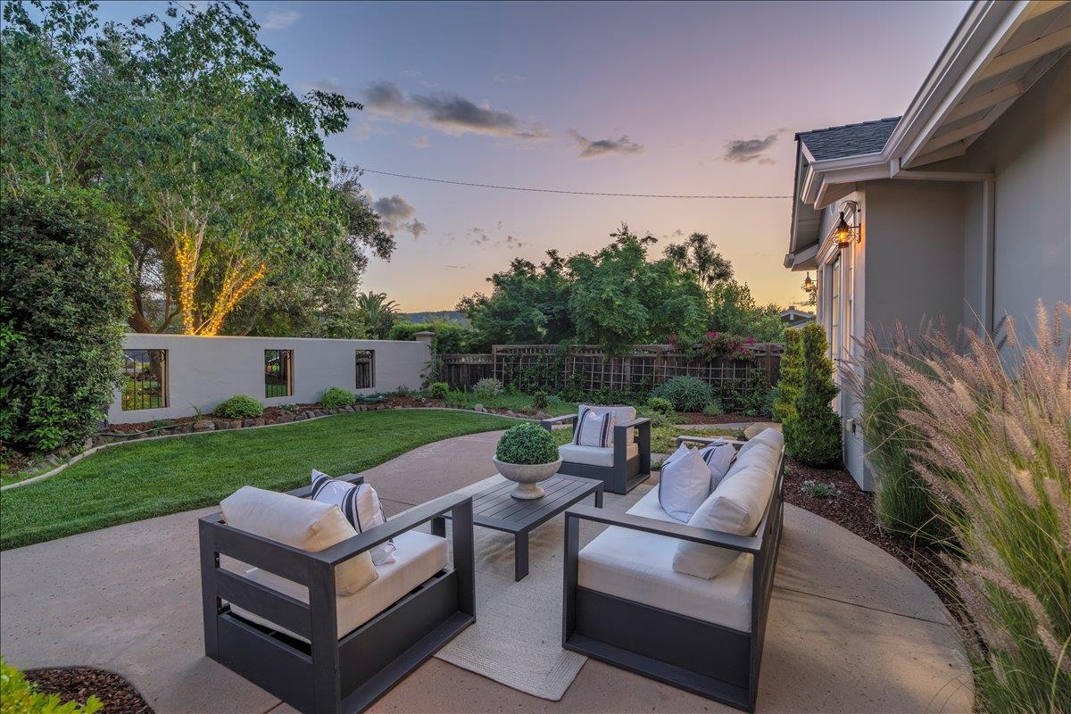 Detail Gallery Image 14 of 47 For 285 Marchmont Dr, Los Gatos,  CA 95032 - 4 Beds | 2/1 Baths