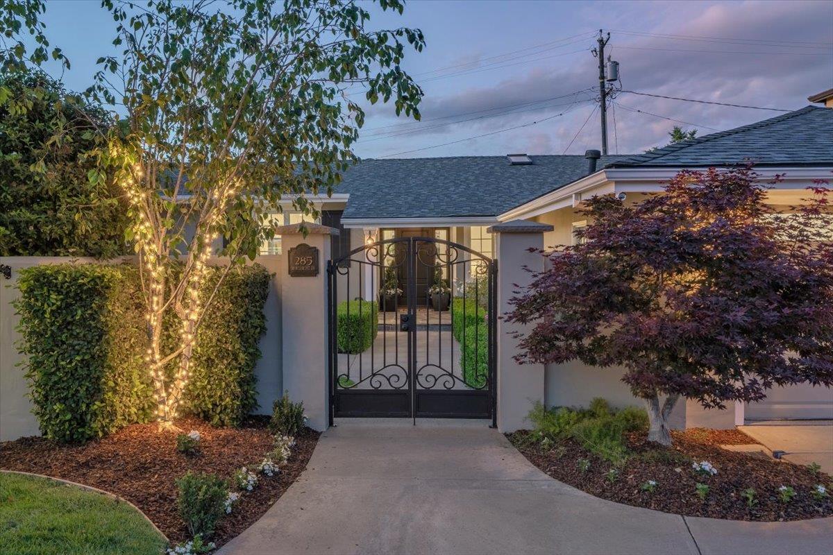 Detail Gallery Image 7 of 47 For 285 Marchmont Dr, Los Gatos,  CA 95032 - 4 Beds | 2/1 Baths