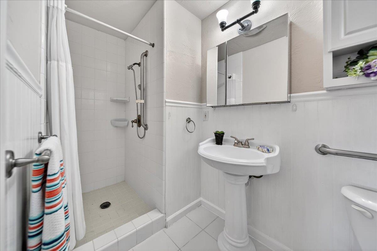 Detail Gallery Image 10 of 37 For 3248 Fitzgerald Cir, Marina,  CA 93933 - 5 Beds | 3 Baths