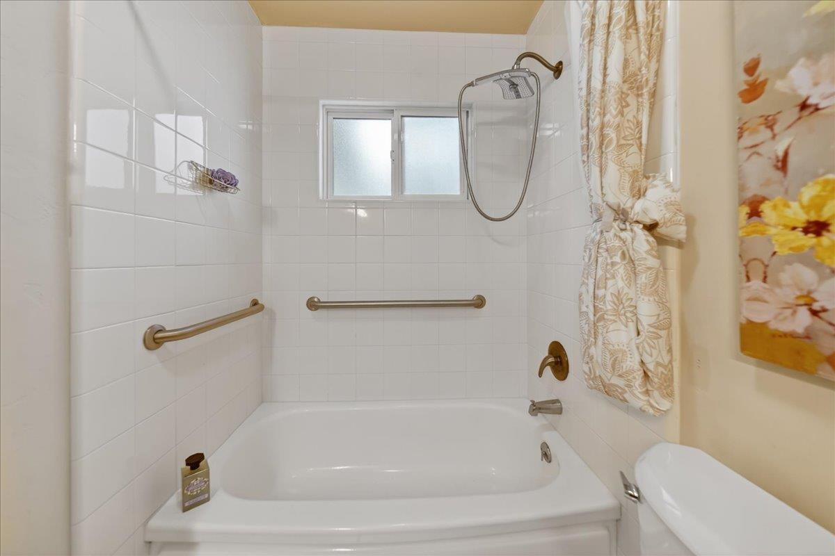 Detail Gallery Image 13 of 37 For 3248 Fitzgerald Cir, Marina,  CA 93933 - 5 Beds | 3 Baths