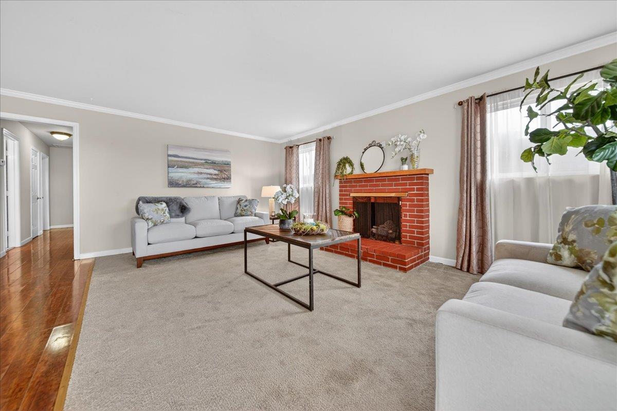 Detail Gallery Image 2 of 37 For 3248 Fitzgerald Cir, Marina,  CA 93933 - 5 Beds | 3 Baths