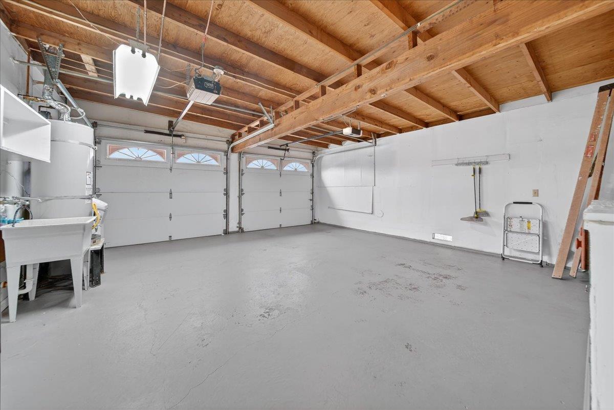 Detail Gallery Image 30 of 37 For 3248 Fitzgerald Cir, Marina,  CA 93933 - 5 Beds | 3 Baths