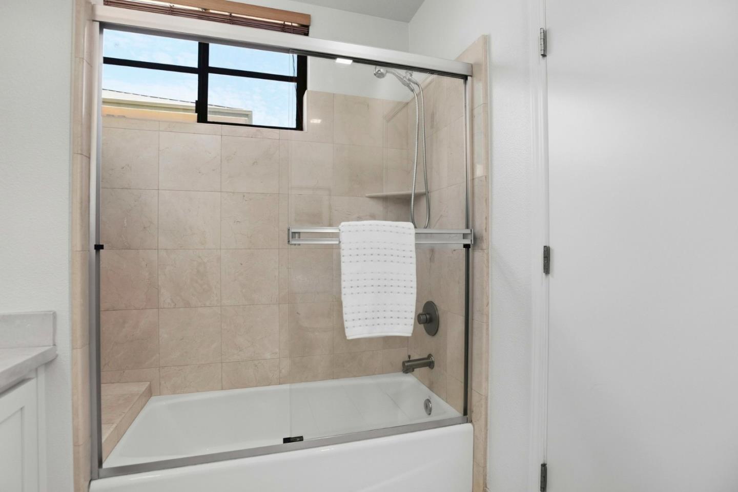 Photo #28: ML82042356 Listing: Photo #28