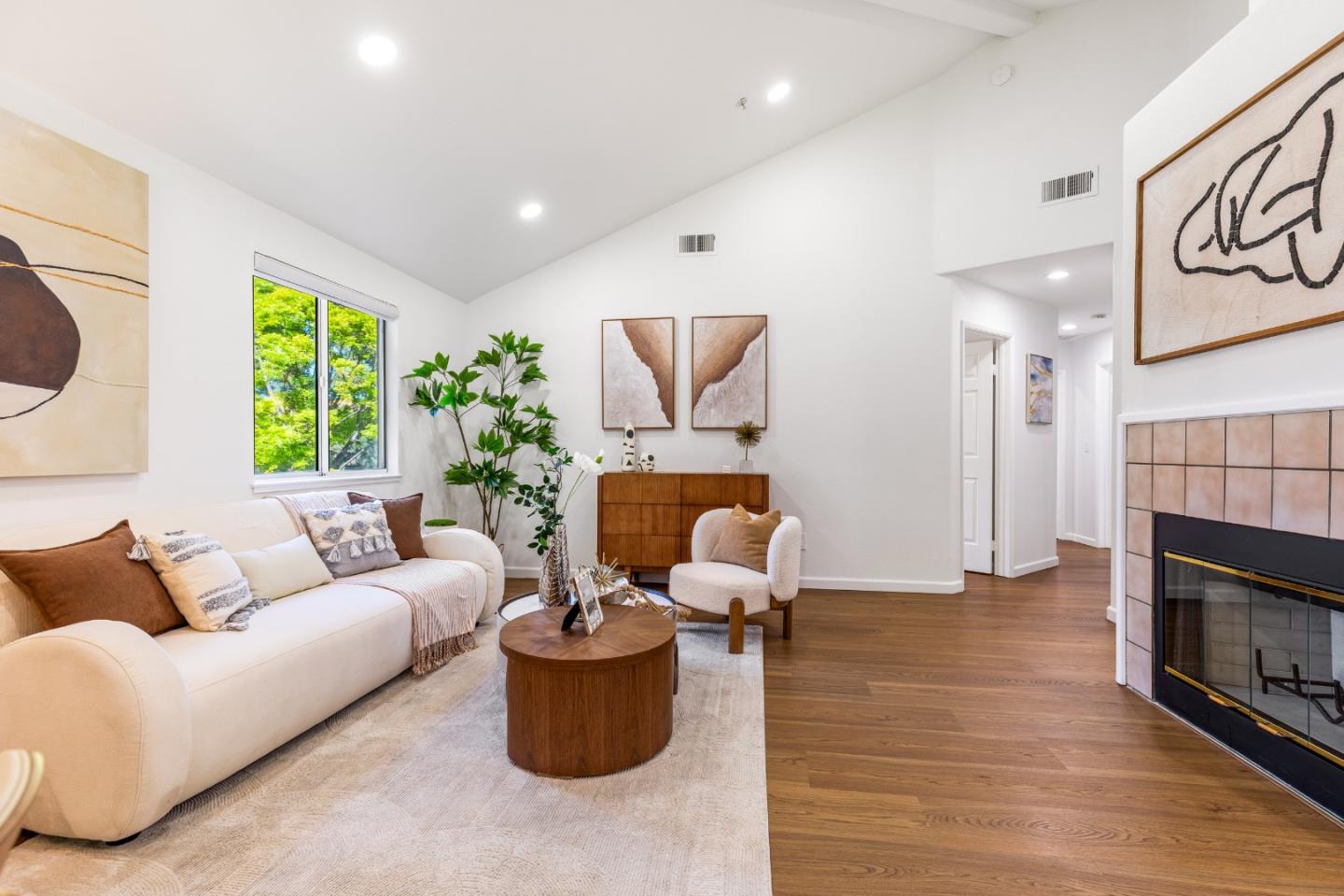 Photo #2: ML82042358 Listing: Photo #2