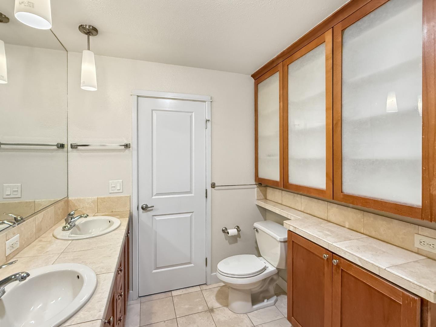 Detail Gallery Image 16 of 39 For 830 Frederick Cmn, San Jose,  CA 95126 - 3 Beds | 2/1 Baths
