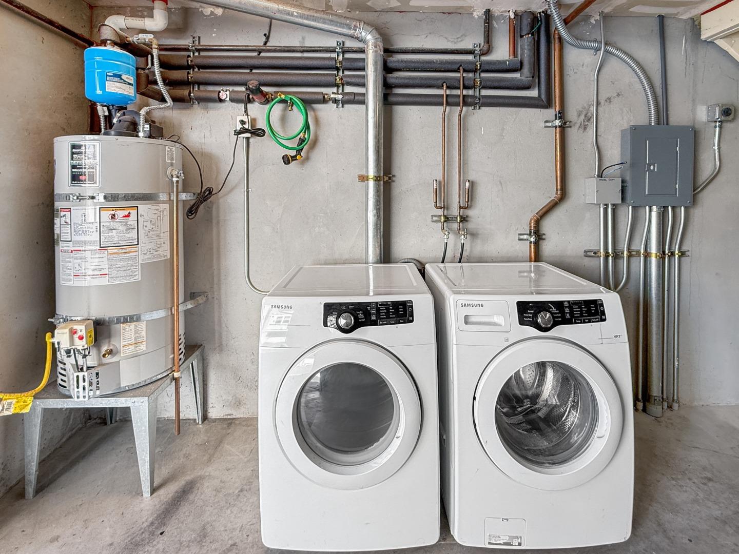 Detail Gallery Image 23 of 39 For 830 Frederick Cmn, San Jose,  CA 95126 - 3 Beds | 2/1 Baths