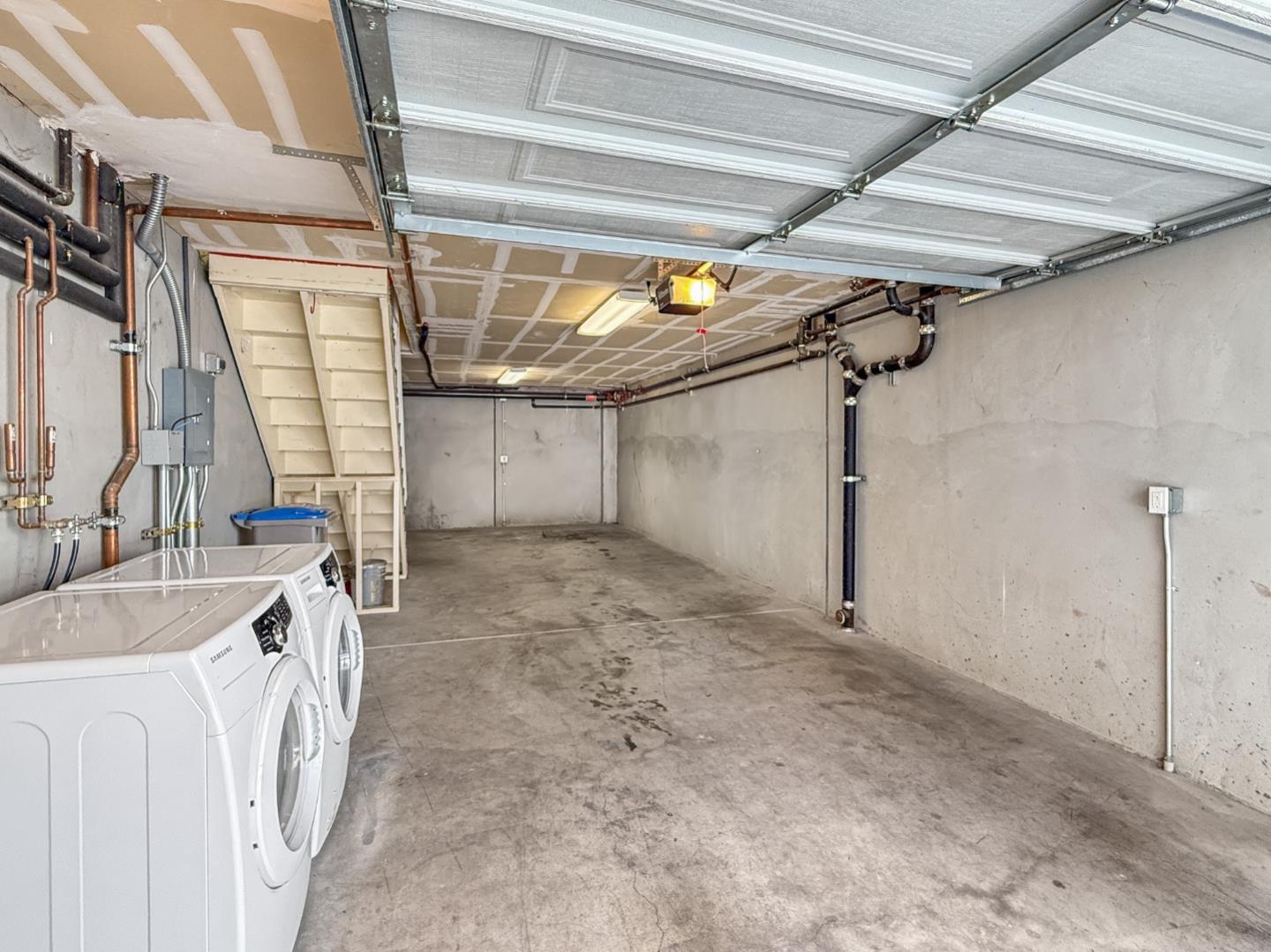 Detail Gallery Image 24 of 39 For 830 Frederick Cmn, San Jose,  CA 95126 - 3 Beds | 2/1 Baths