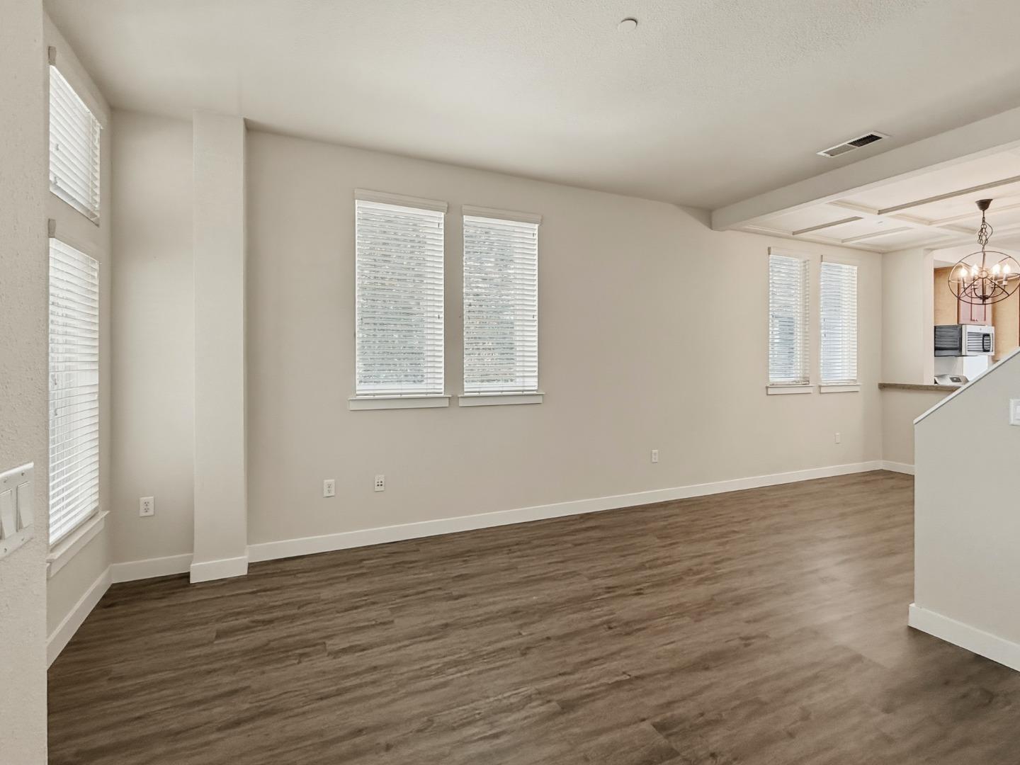 Detail Gallery Image 32 of 39 For 830 Frederick Cmn, San Jose,  CA 95126 - 3 Beds | 2/1 Baths