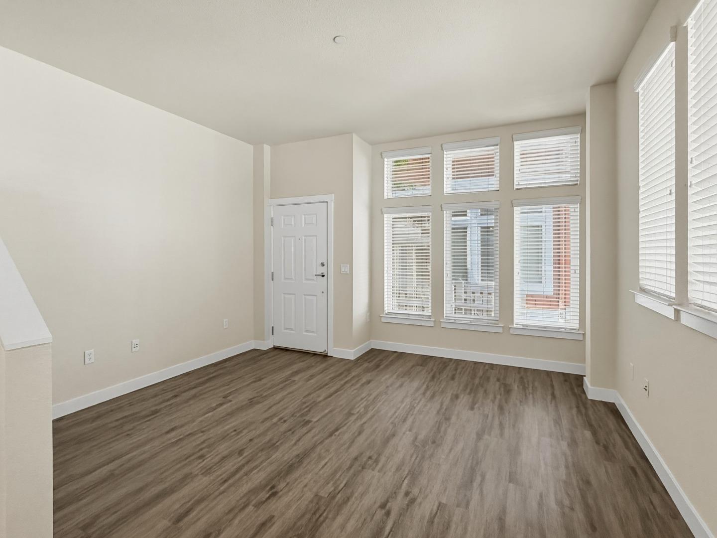 Detail Gallery Image 33 of 39 For 830 Frederick Cmn, San Jose,  CA 95126 - 3 Beds | 2/1 Baths