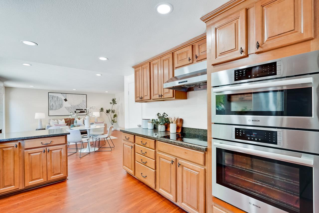 Detail Gallery Image 13 of 66 For 4203 Littleworth Way, San Jose,  CA 95135 - 5 Beds | 2/1 Baths