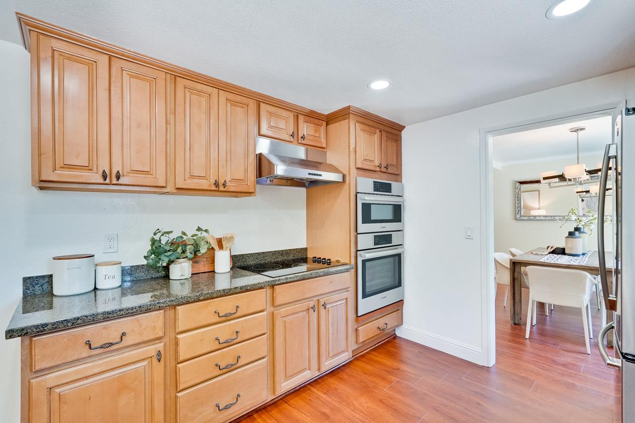 Detail Gallery Image 16 of 66 For 4203 Littleworth Way, San Jose,  CA 95135 - 5 Beds | 2/1 Baths