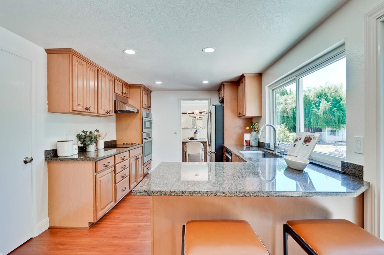 Detail Gallery Image 17 of 66 For 4203 Littleworth Way, San Jose,  CA 95135 - 5 Beds | 2/1 Baths