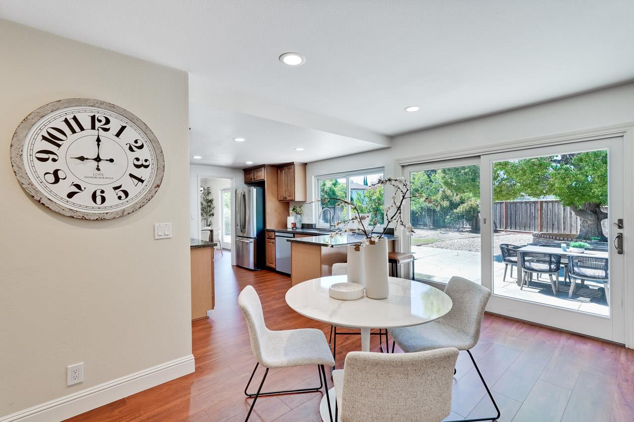 Detail Gallery Image 18 of 66 For 4203 Littleworth Way, San Jose,  CA 95135 - 5 Beds | 2/1 Baths