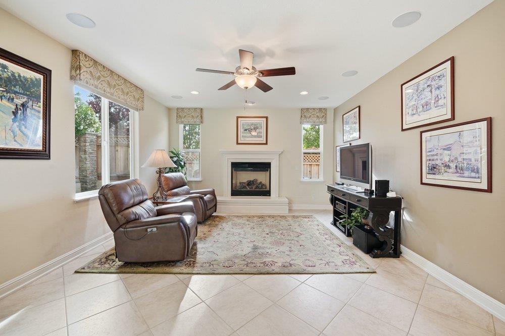 Detail Gallery Image 11 of 35 For 5830 Masoni Pl, Gilroy,  CA 95020 - 4 Beds | 2/1 Baths