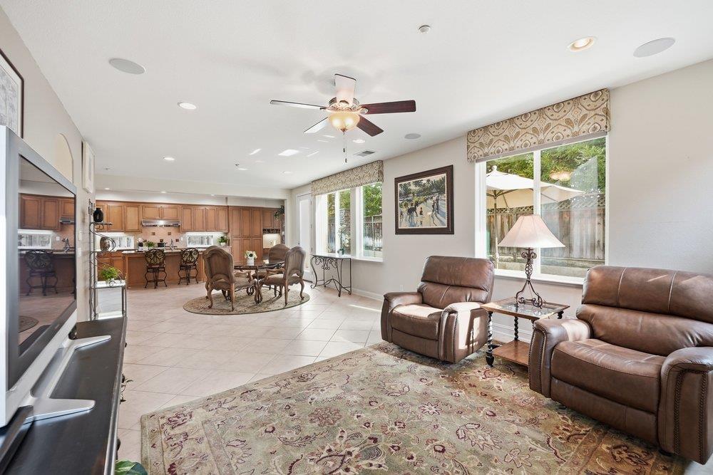 Detail Gallery Image 12 of 35 For 5830 Masoni Pl, Gilroy,  CA 95020 - 4 Beds | 2/1 Baths