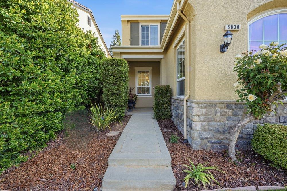 Detail Gallery Image 3 of 35 For 5830 Masoni Pl, Gilroy,  CA 95020 - 4 Beds | 2/1 Baths