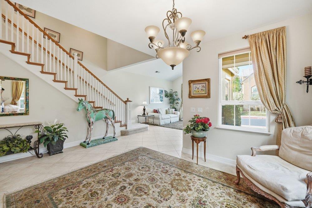 Detail Gallery Image 4 of 35 For 5830 Masoni Pl, Gilroy,  CA 95020 - 4 Beds | 2/1 Baths