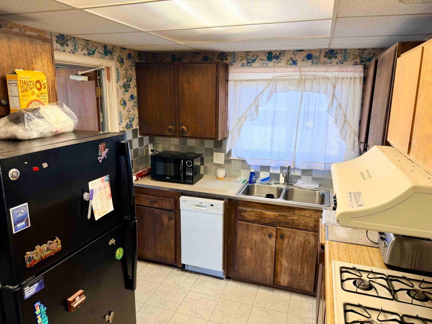 Detail Gallery Image 6 of 16 For 3864 Jamestown Rd, Fremont,  CA 94538 - 3 Beds | 2 Baths