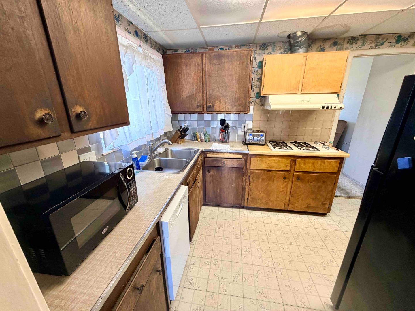 Detail Gallery Image 7 of 16 For 3864 Jamestown Rd, Fremont,  CA 94538 - 3 Beds | 2 Baths