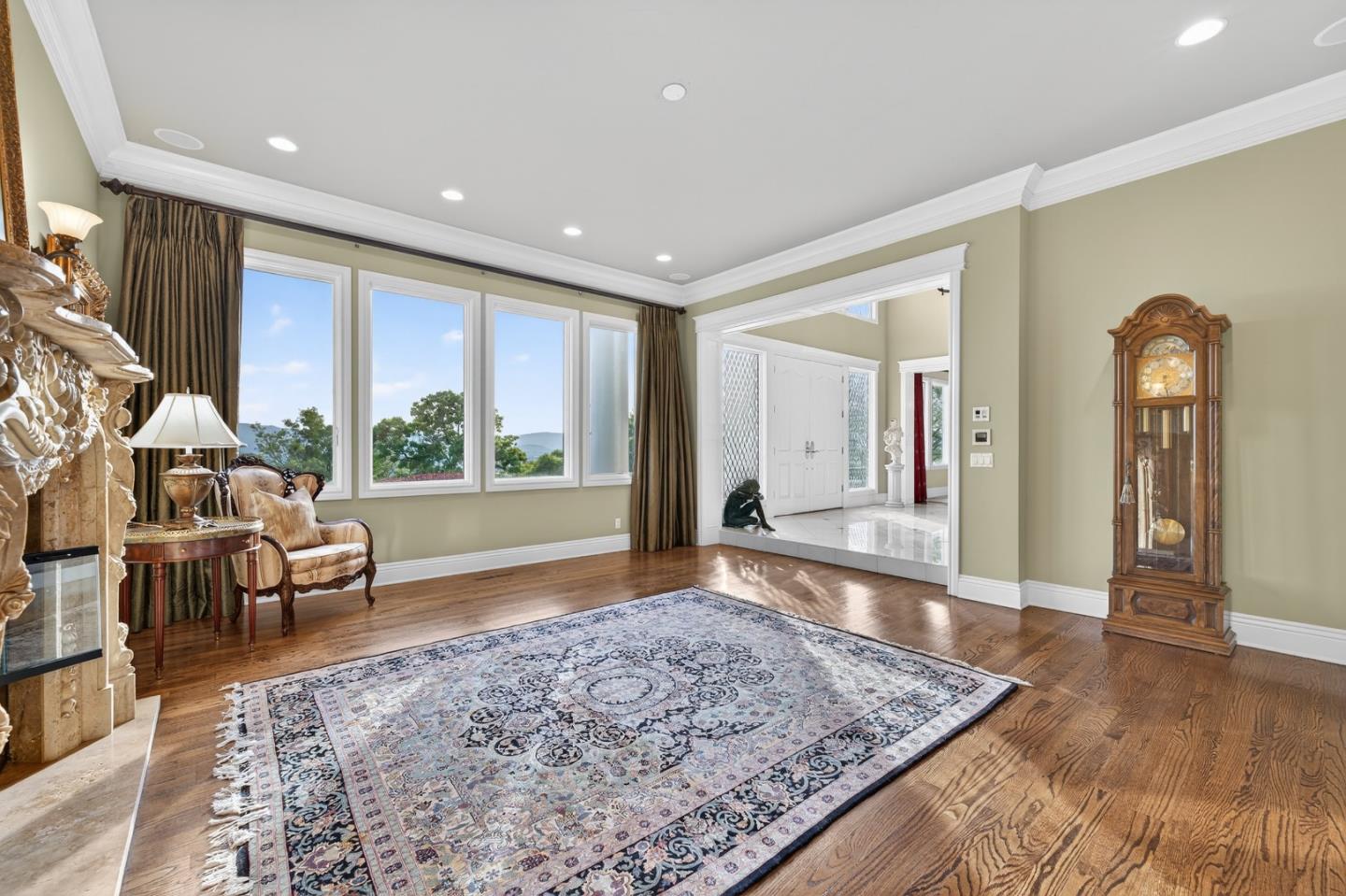 Detail Gallery Image 12 of 90 For 9540 via Del Oro, Gilroy,  CA 95020 - 4 Beds | 4/1 Baths