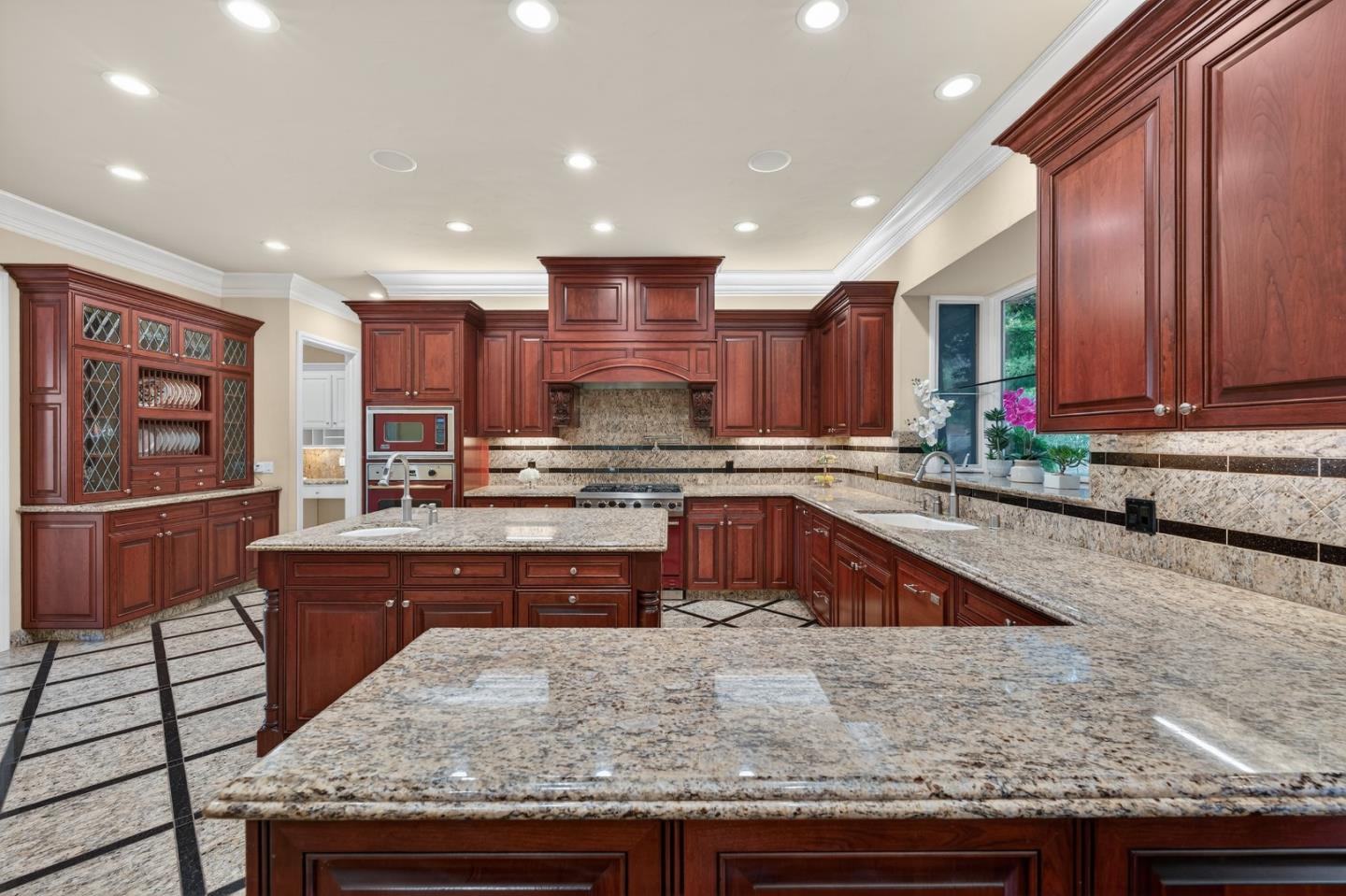 Detail Gallery Image 17 of 90 For 9540 via Del Oro, Gilroy,  CA 95020 - 4 Beds | 4/1 Baths