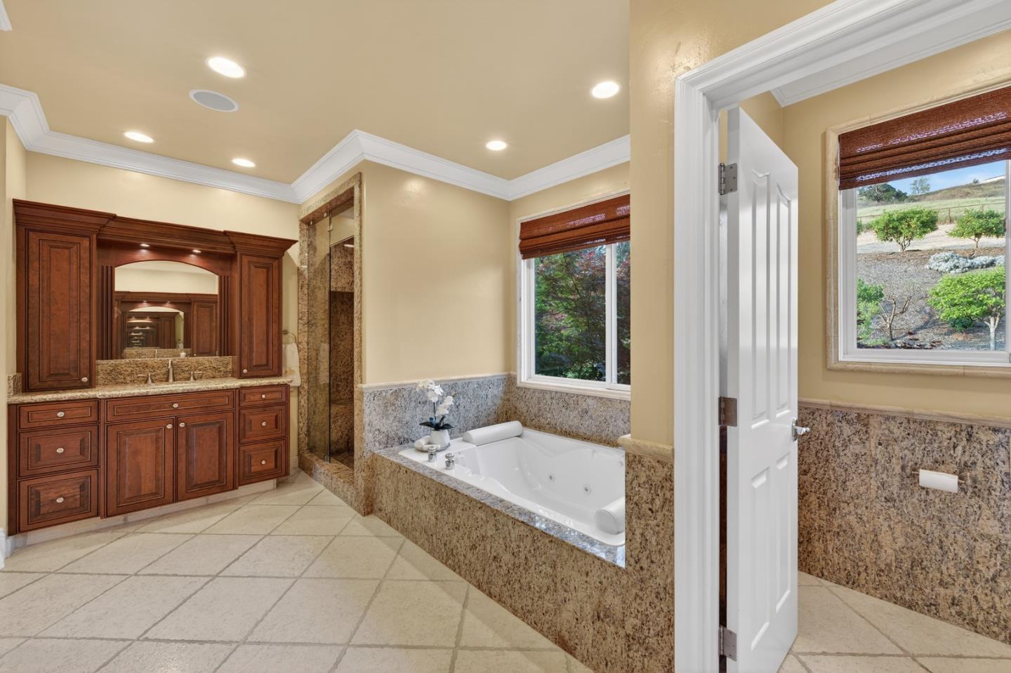 Detail Gallery Image 43 of 90 For 9540 via Del Oro, Gilroy,  CA 95020 - 4 Beds | 4/1 Baths