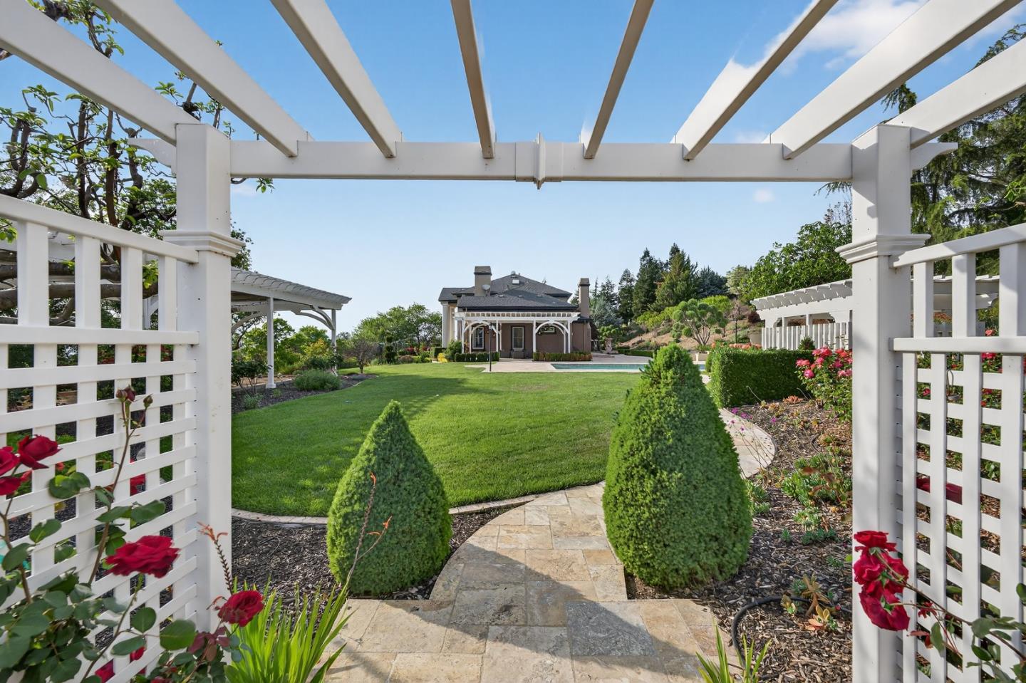 Detail Gallery Image 58 of 90 For 9540 via Del Oro, Gilroy,  CA 95020 - 4 Beds | 4/1 Baths