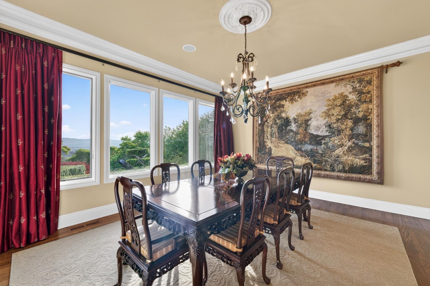 Detail Gallery Image 7 of 90 For 9540 via Del Oro, Gilroy,  CA 95020 - 4 Beds | 4/1 Baths