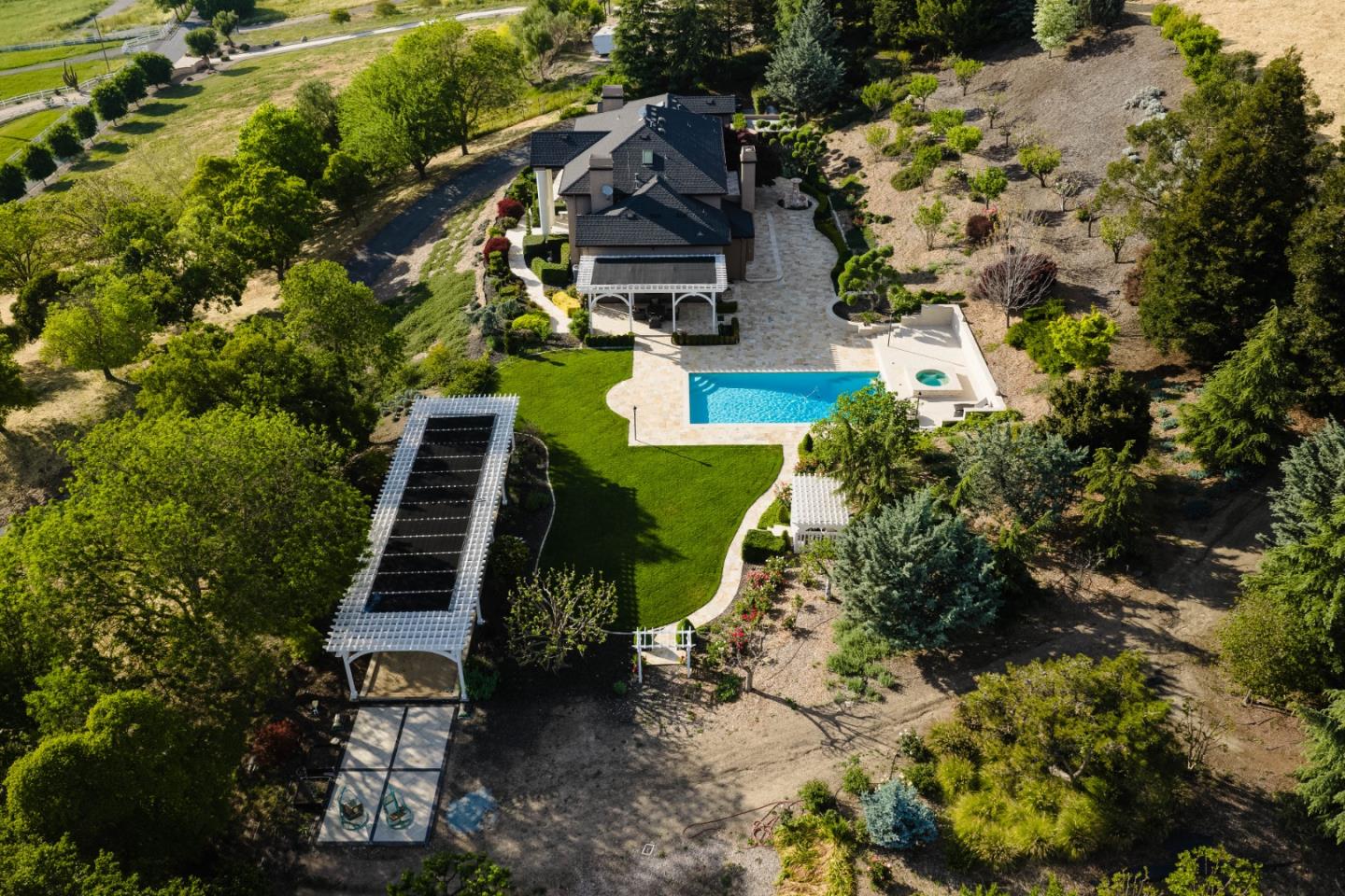 Detail Gallery Image 73 of 90 For 9540 via Del Oro, Gilroy,  CA 95020 - 4 Beds | 4/1 Baths