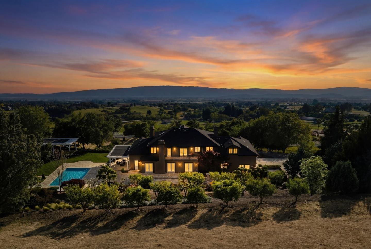 Detail Gallery Image 76 of 90 For 9540 via Del Oro, Gilroy,  CA 95020 - 4 Beds | 4/1 Baths