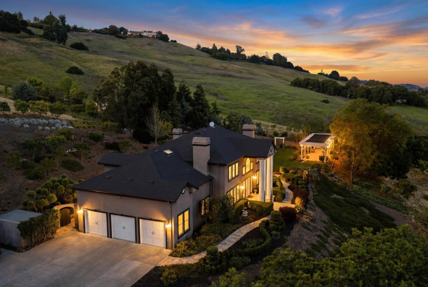 Detail Gallery Image 77 of 90 For 9540 via Del Oro, Gilroy,  CA 95020 - 4 Beds | 4/1 Baths