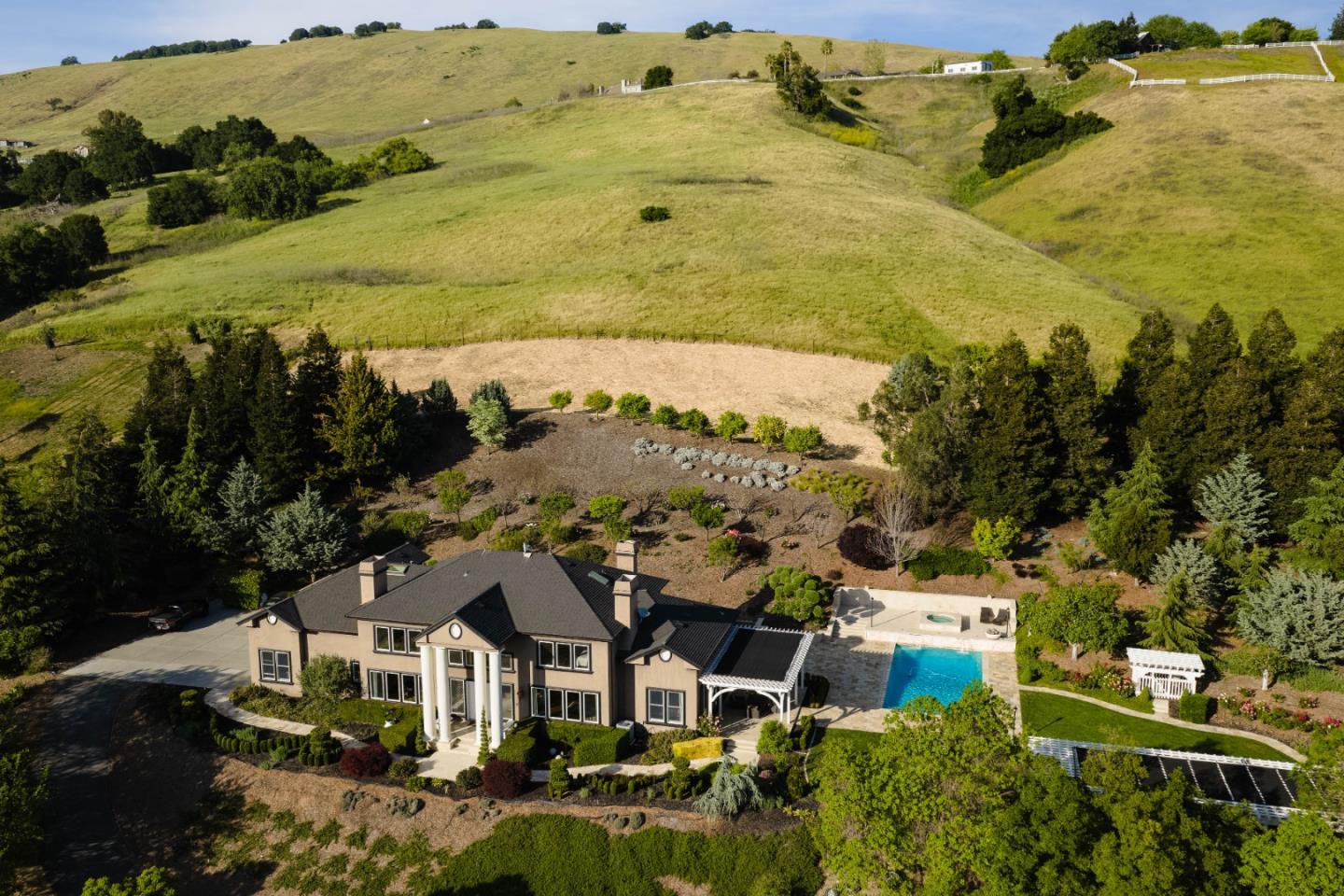 Detail Gallery Image 79 of 90 For 9540 via Del Oro, Gilroy,  CA 95020 - 4 Beds | 4/1 Baths