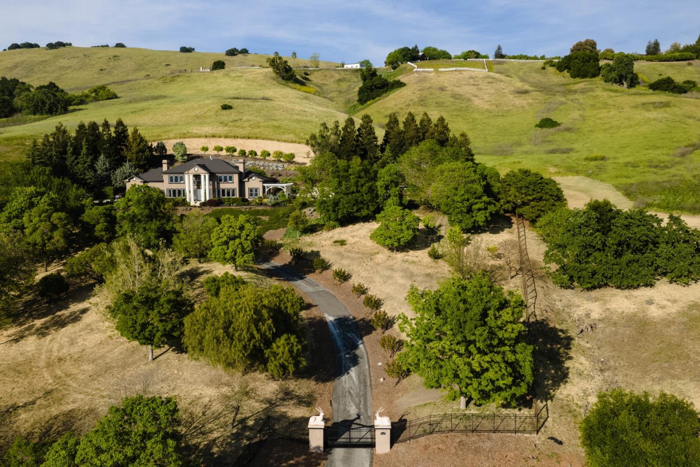 Detail Gallery Image 86 of 90 For 9540 via Del Oro, Gilroy,  CA 95020 - 4 Beds | 4/1 Baths