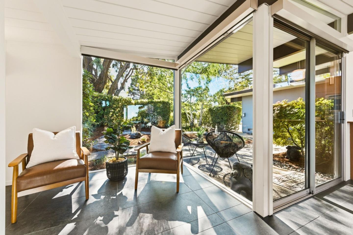 Detail Gallery Image 11 of 49 For 2027 New Brunswick Dr, San Mateo,  CA 94402 - 4 Beds | 2 Baths