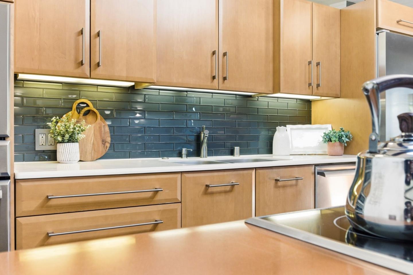 Detail Gallery Image 14 of 49 For 2027 New Brunswick Dr, San Mateo,  CA 94402 - 4 Beds | 2 Baths