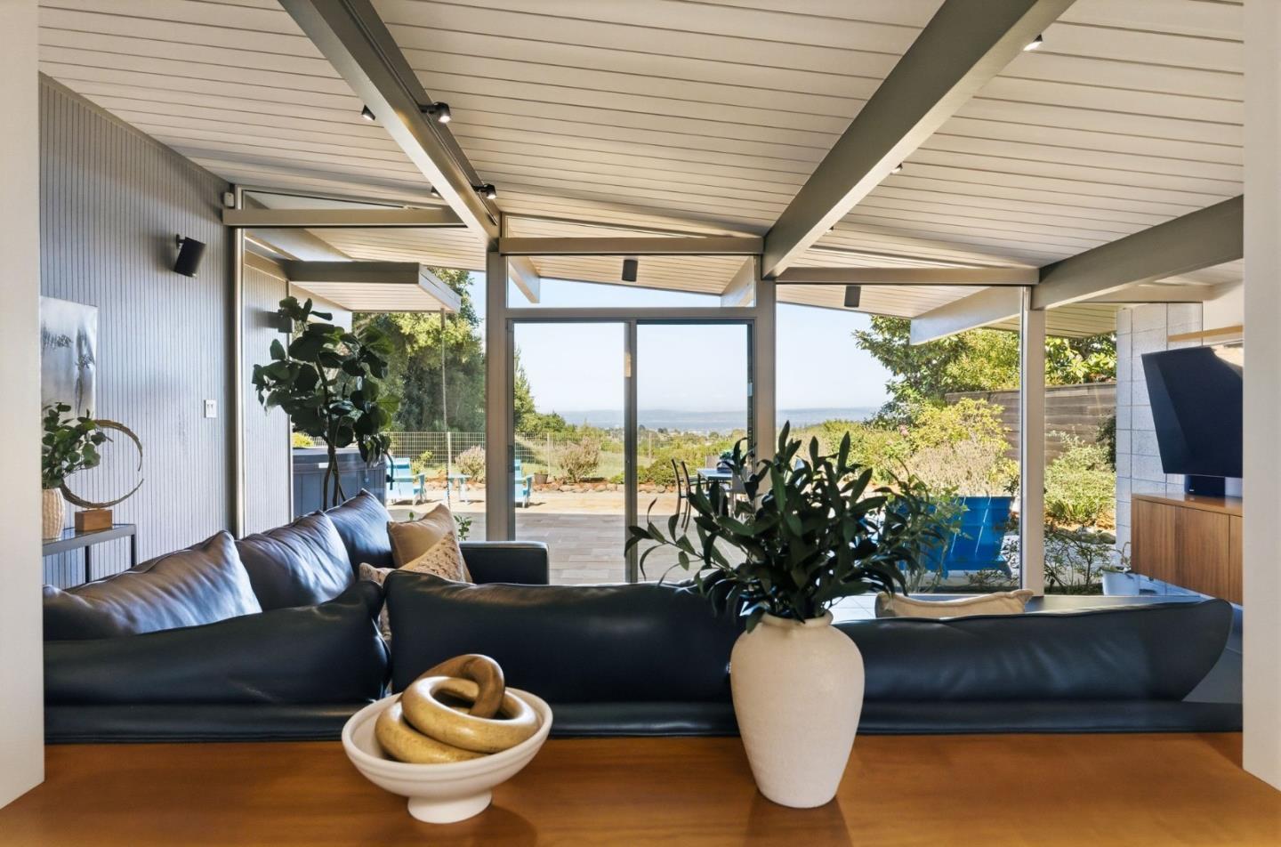 Detail Gallery Image 20 of 49 For 2027 New Brunswick Dr, San Mateo,  CA 94402 - 4 Beds | 2 Baths