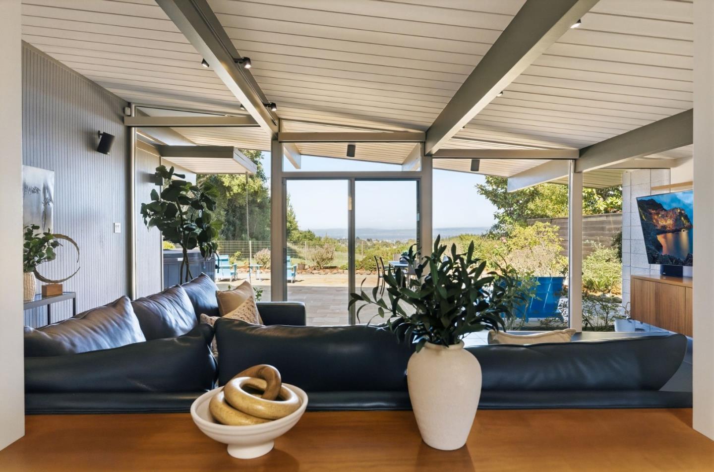 Detail Gallery Image 21 of 49 For 2027 New Brunswick Dr, San Mateo,  CA 94402 - 4 Beds | 2 Baths