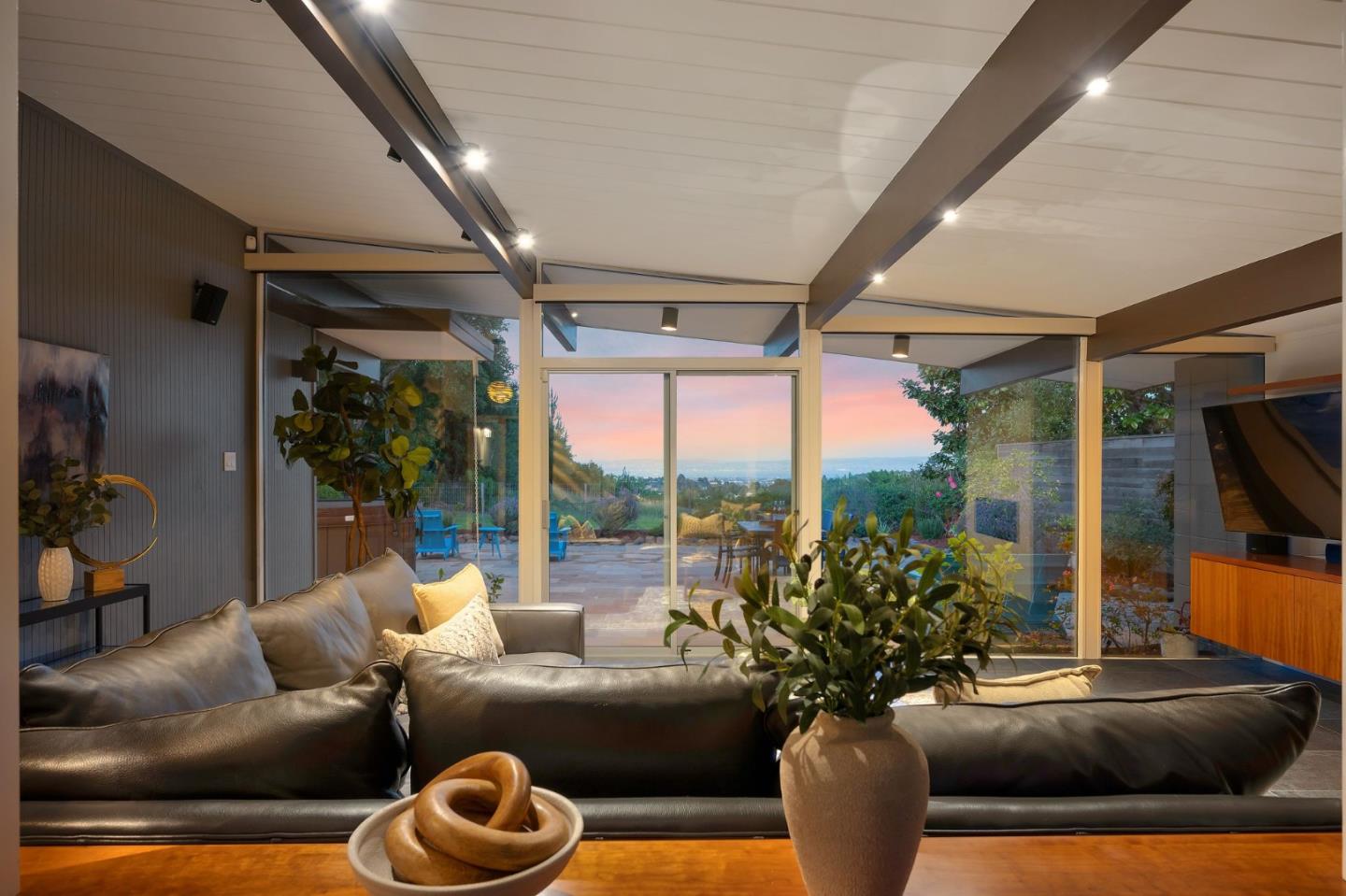 Detail Gallery Image 22 of 49 For 2027 New Brunswick Dr, San Mateo,  CA 94402 - 4 Beds | 2 Baths