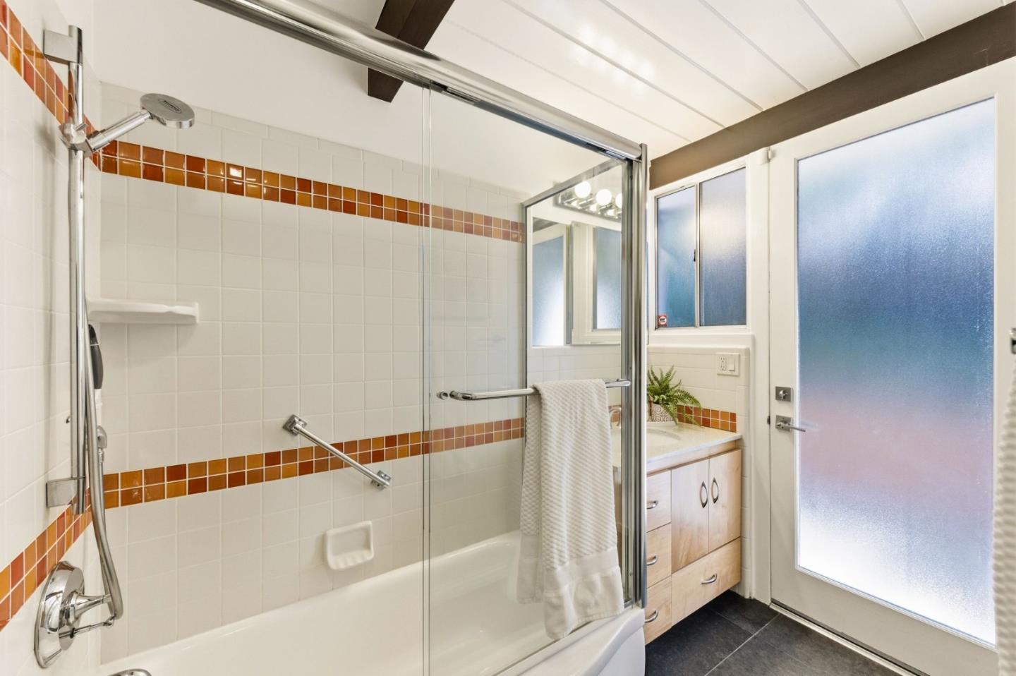 Detail Gallery Image 26 of 49 For 2027 New Brunswick Dr, San Mateo,  CA 94402 - 4 Beds | 2 Baths