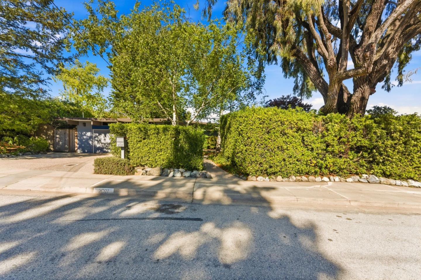 Detail Gallery Image 35 of 49 For 2027 New Brunswick Dr, San Mateo,  CA 94402 - 4 Beds | 2 Baths