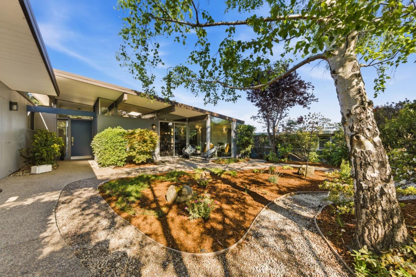 Detail Gallery Image 4 of 49 For 2027 New Brunswick Dr, San Mateo,  CA 94402 - 4 Beds | 2 Baths