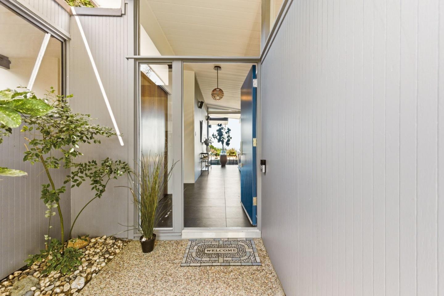 Detail Gallery Image 5 of 49 For 2027 New Brunswick Dr, San Mateo,  CA 94402 - 4 Beds | 2 Baths