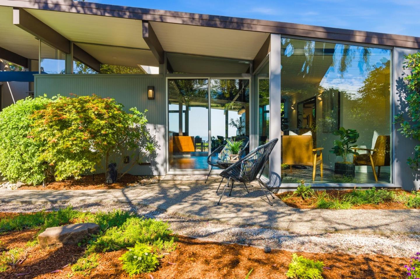 Detail Gallery Image 6 of 49 For 2027 New Brunswick Dr, San Mateo,  CA 94402 - 4 Beds | 2 Baths