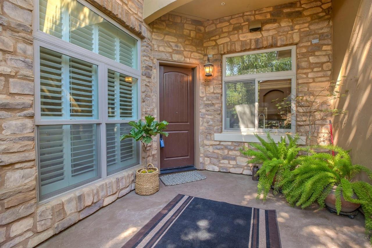 Front Image Thumbnail for ML82042372