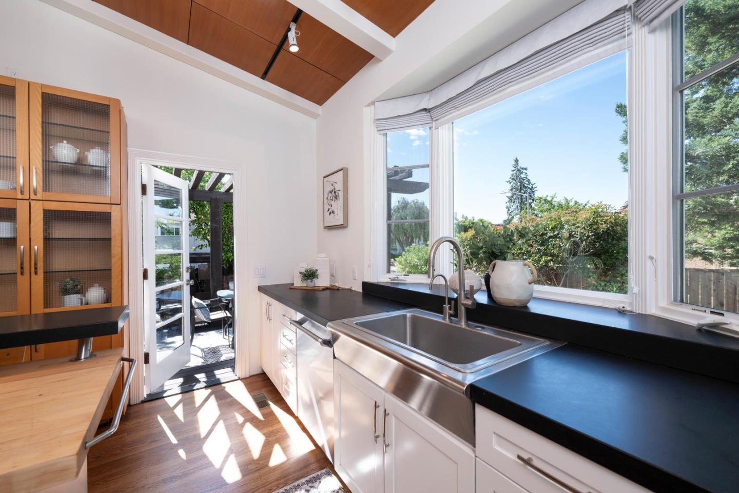 Detail Gallery Image 22 of 64 For 1120 Palm Ave, San Mateo,  CA 94401 - 4 Beds | 3 Baths