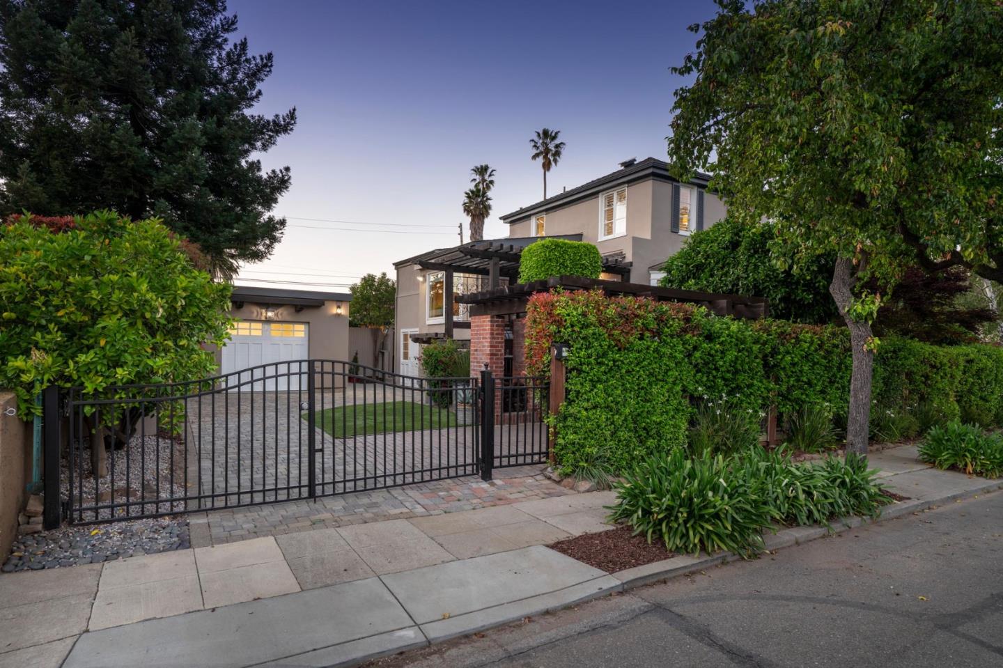 Detail Gallery Image 5 of 64 For 1120 Palm Ave, San Mateo,  CA 94401 - 4 Beds | 3 Baths